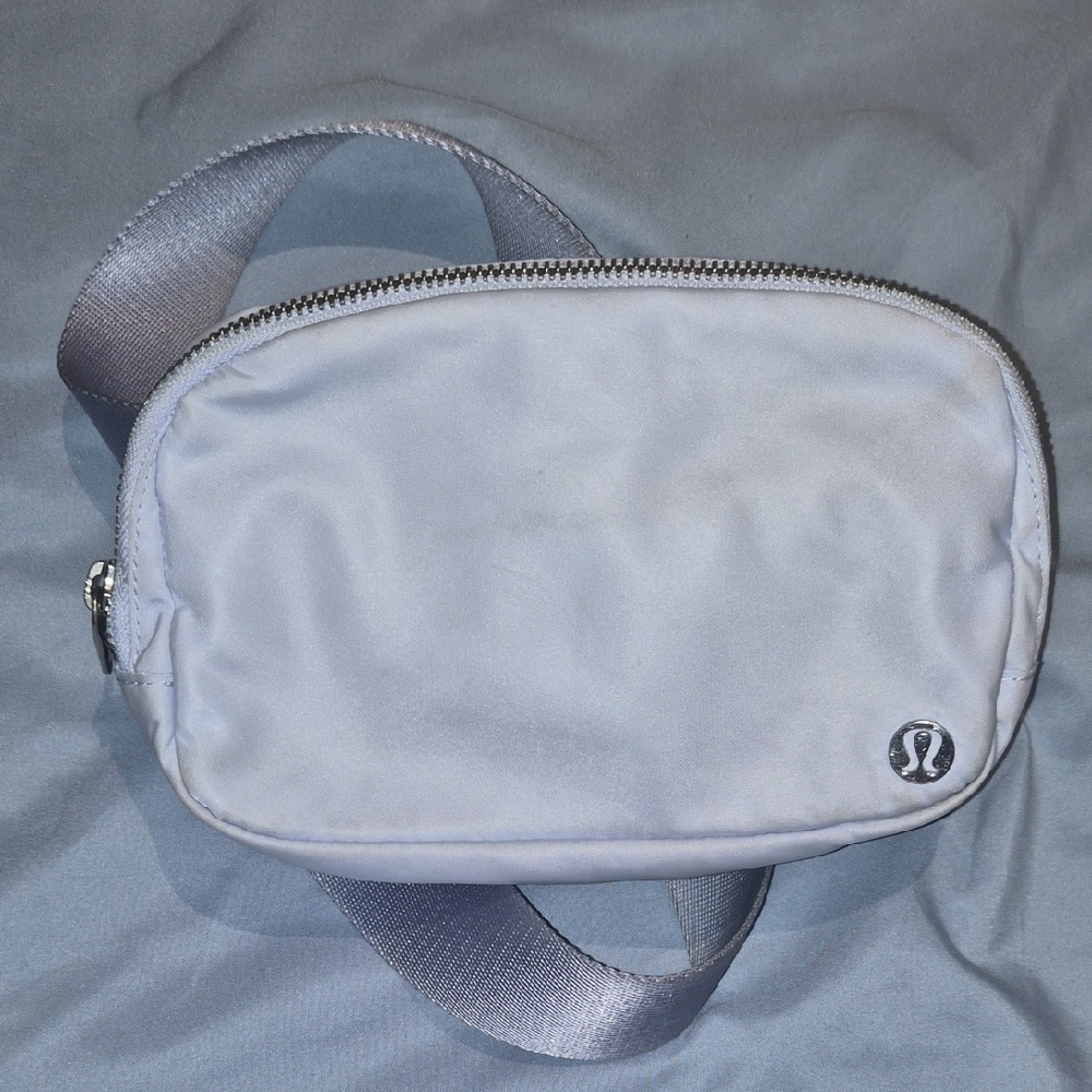 Lululemon Everywhere Belt Bag